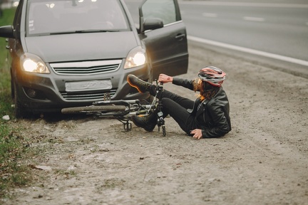 woman-crashed-into-car